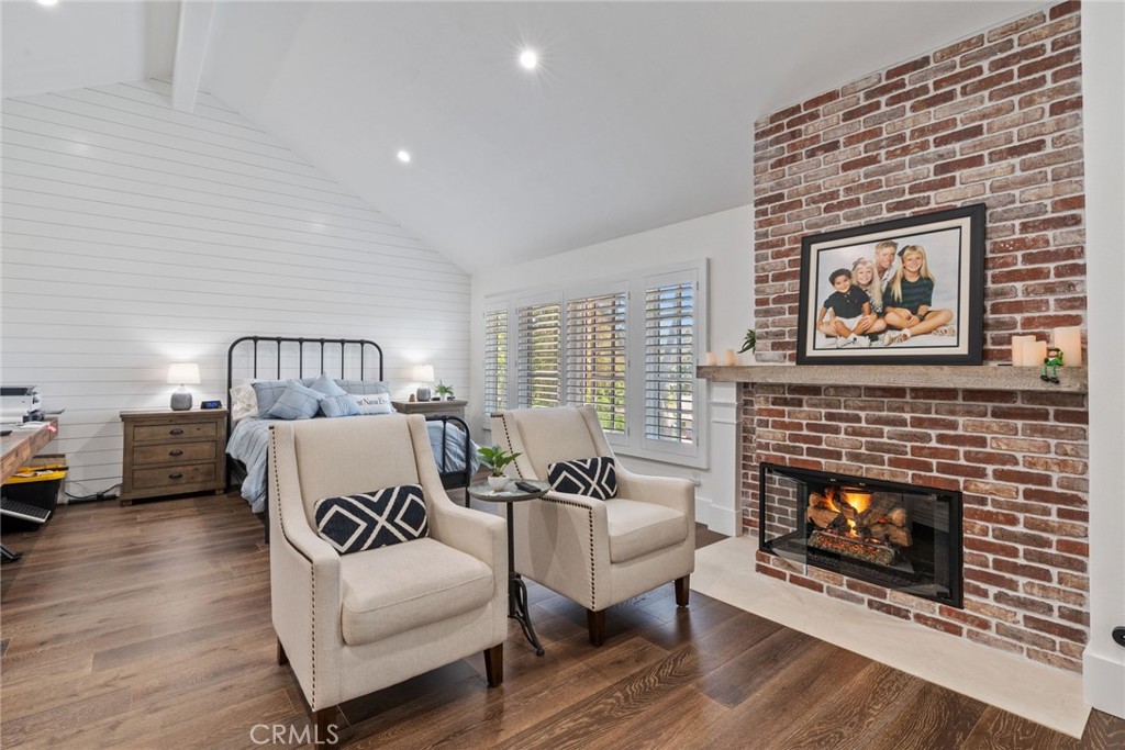 Crest De Ville Terraces (CDT) - Residential