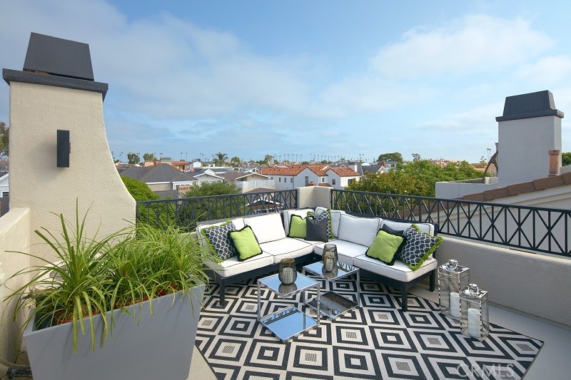 Corona del Mar South of PCH (CDMS) - Residential