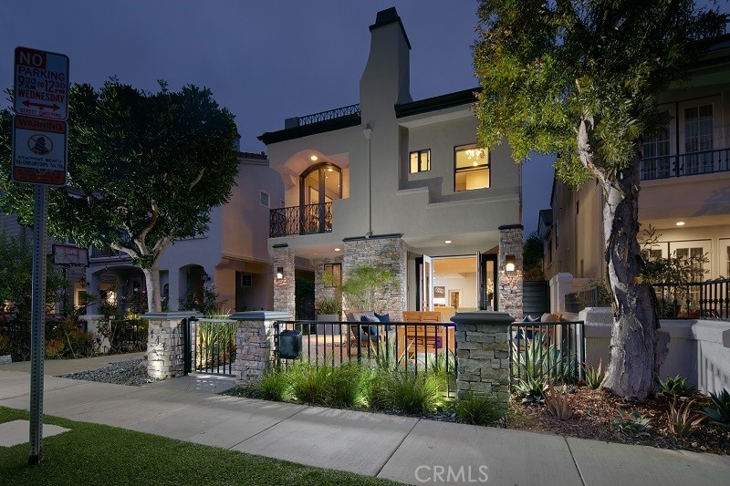 Corona del Mar South of PCH (CDMS) - Residential