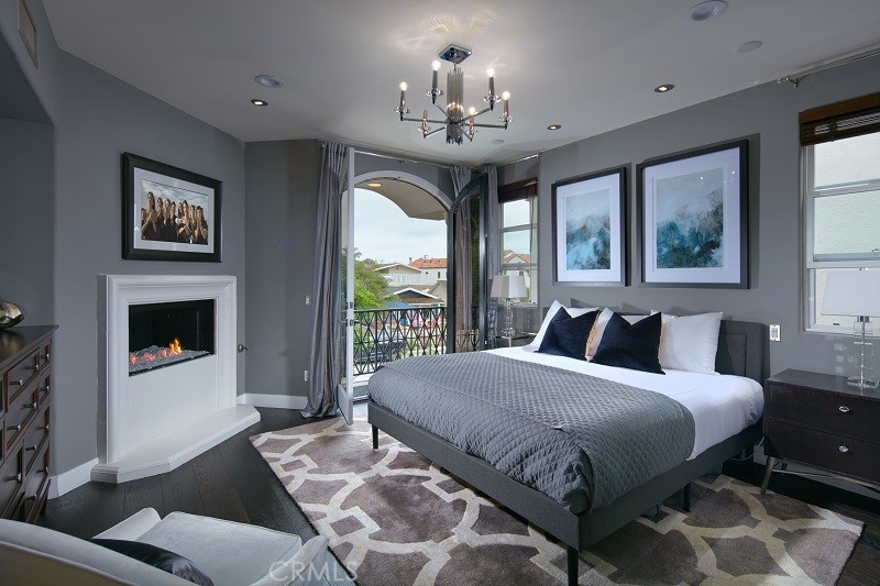 Corona del Mar South of PCH (CDMS) - Residential