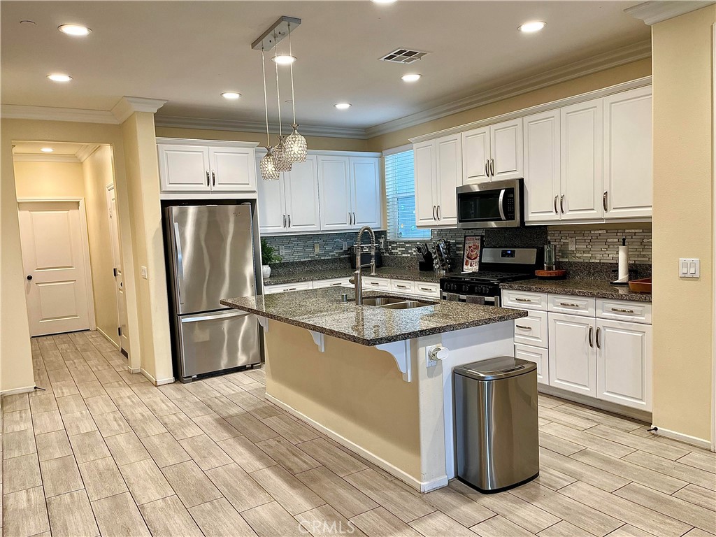 Photo 5 of 21 of 3115 E Mayacama Way house