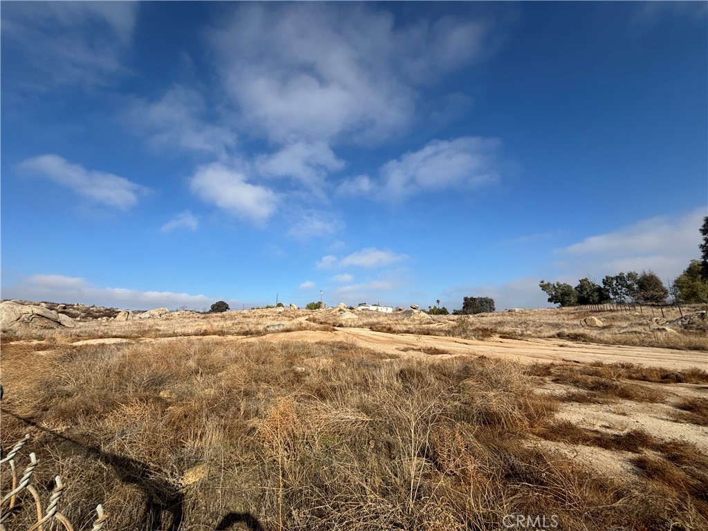 A large lot that waiting for your dream home. Ready for the architect and your vision.