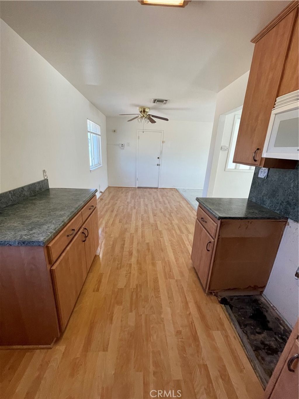 listing image 130724533971759239686