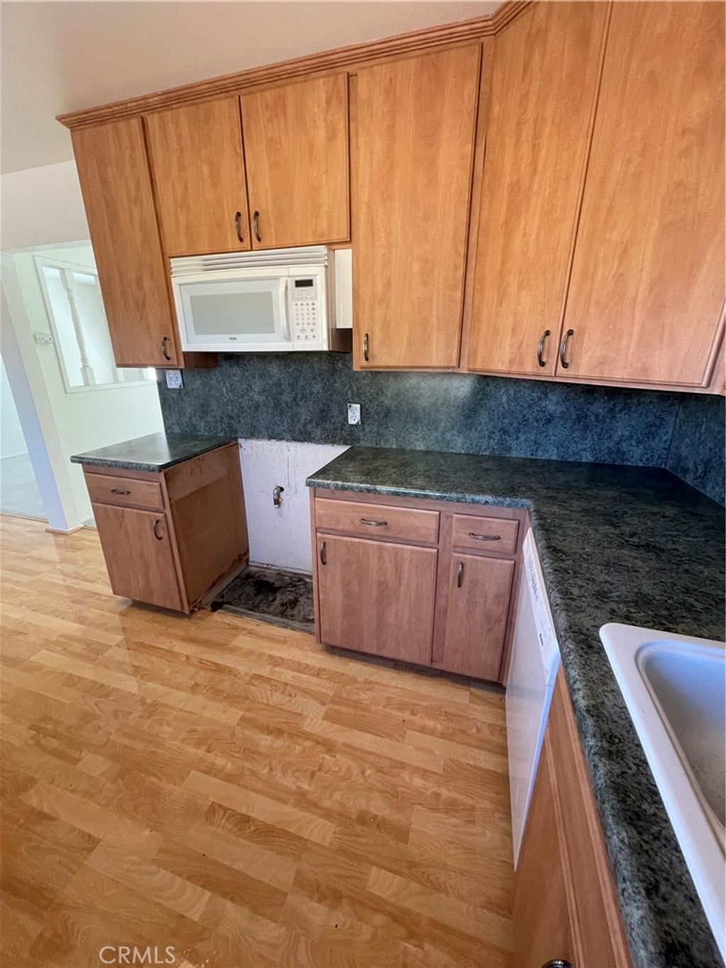 listing image 130721747049380840986