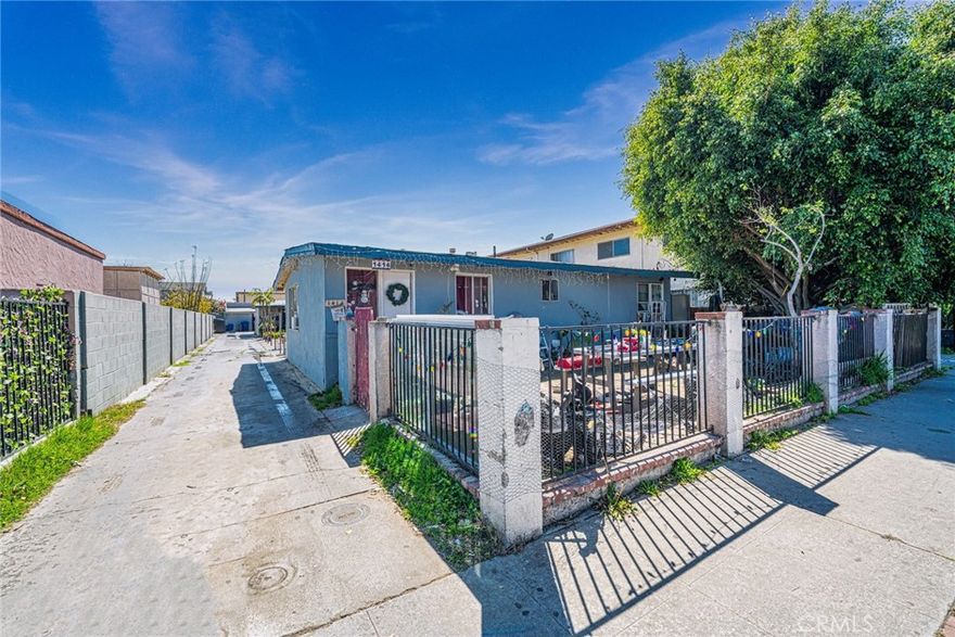 EXCELLENT OPPORTUNITY INVESTMENT IN THE CITY OF TORRANCE. SOLID TENANCY, EASY TO RENTAND MANAGE.
