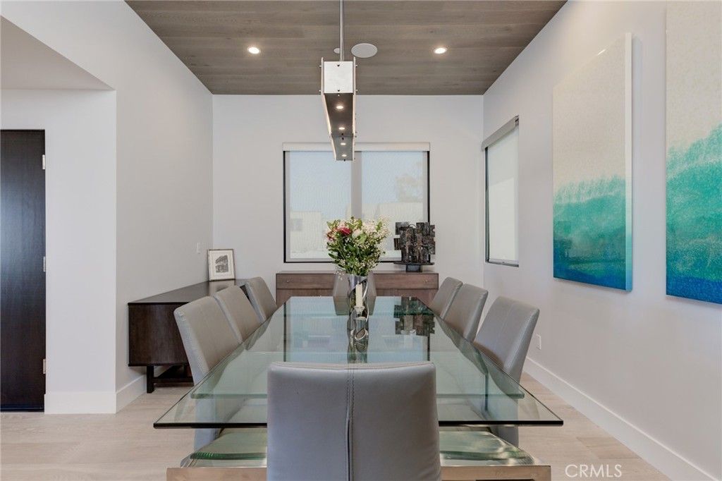 listing image 130723037171979985539