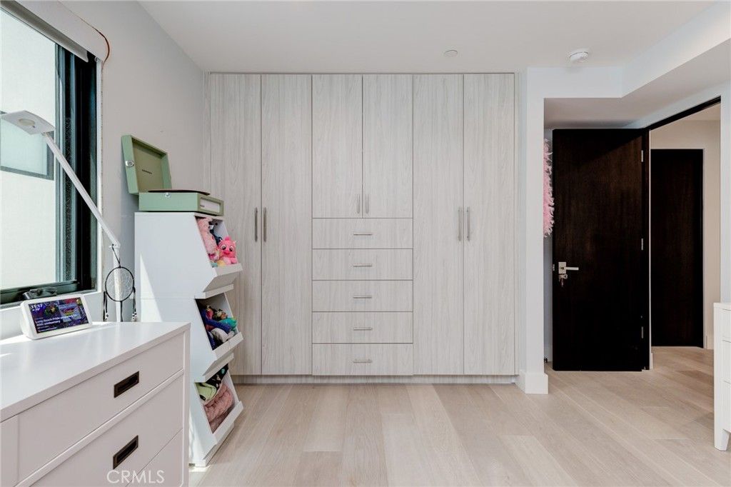 listing image 130720855510050514144