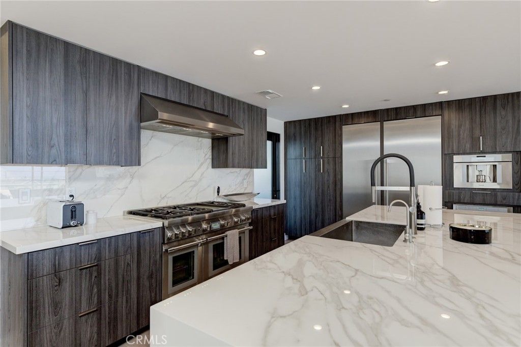 listing image 130723541172990461593