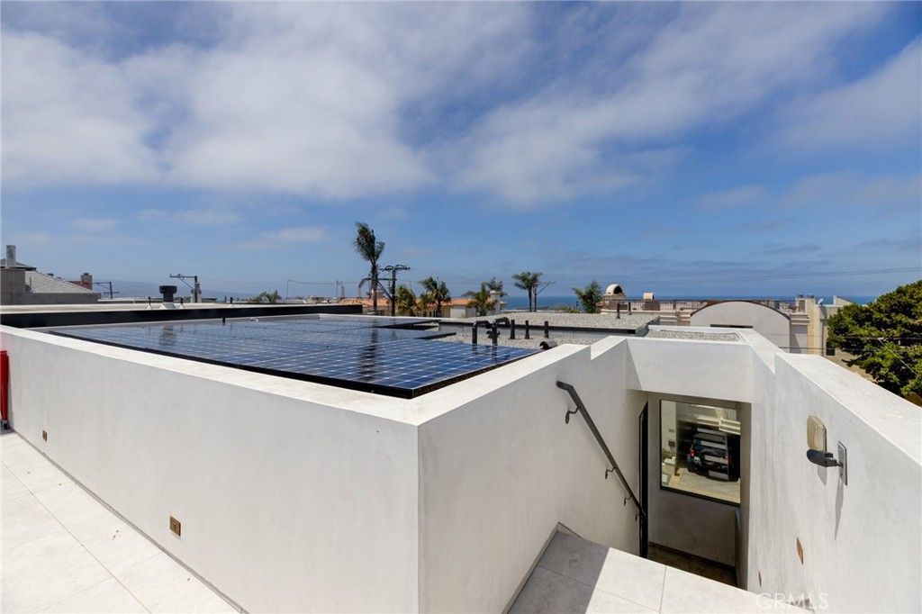 listing image 130723437814135837659