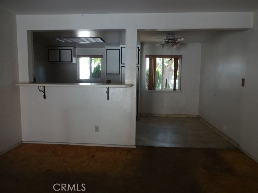 listing image 130727449128043701565