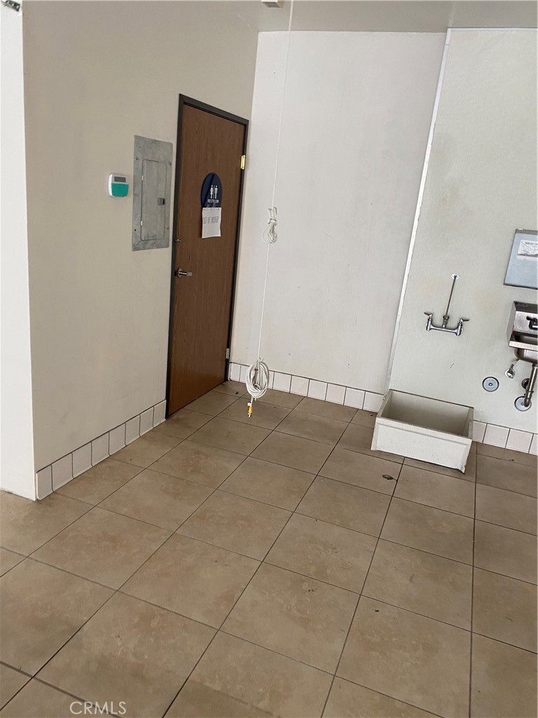 2808 W Lincoln Avenue