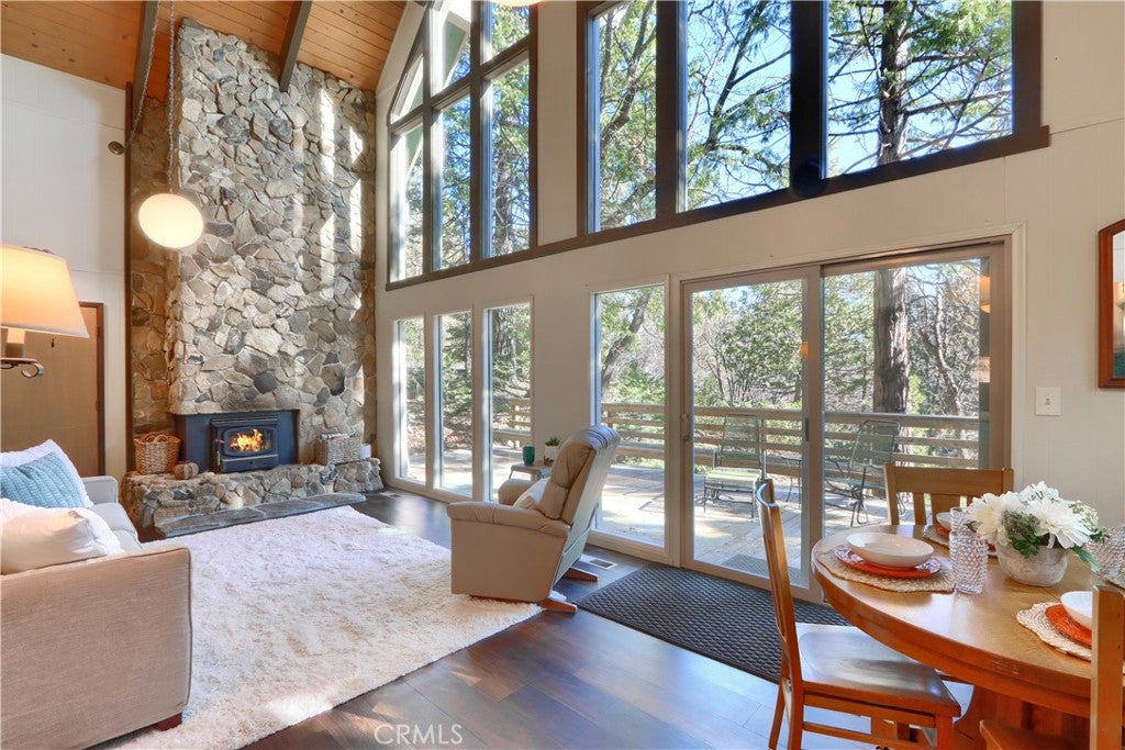 7649 Forest Drive