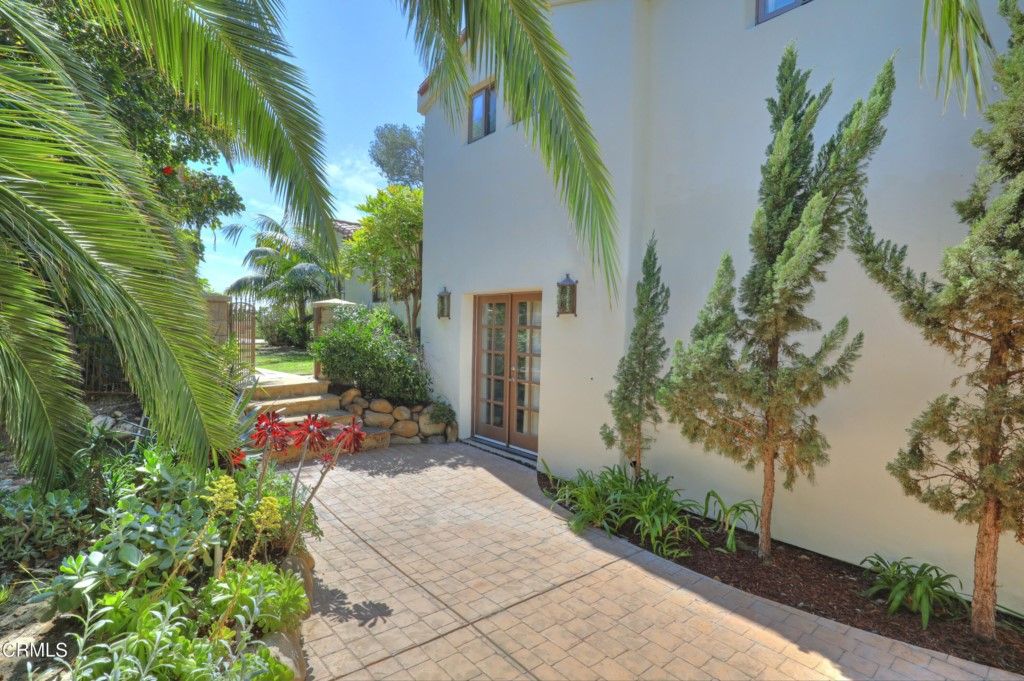 listing image 130723123203242659529