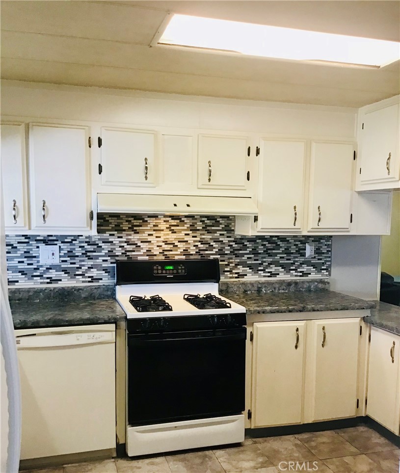 Photo 9 of 27 of 765 Mesa View Drive #122 mobile home