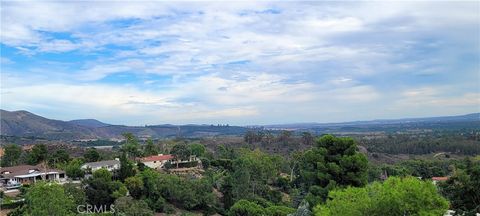 A home in North Tustin