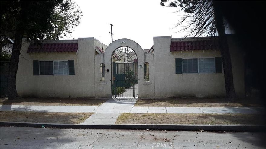 Fantastic Investment opportunity to acquire a 4 unit multifamily building with upgrades that include dual glazed windows newer stucco, all new copper plumbing , new sewer line, all new gas lines, owner had installed separate electric meters, newer roof, newer garage doors, new fencing, upgraded wall heaters. Fully occupied and easy to rent out. This building can be purchased by itself or together with another 12 unit building located 1 block away at 1135 Dawson Avenue. May be price incentives when being purchased together. Purchase both together with only 30% down payment.