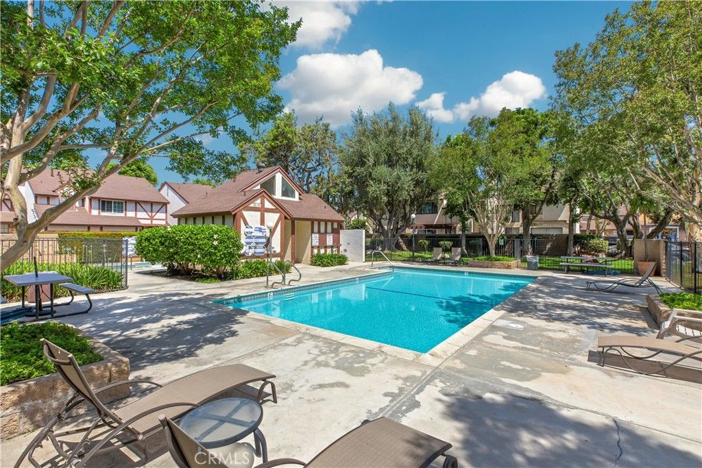 listing image 130725069854719306106