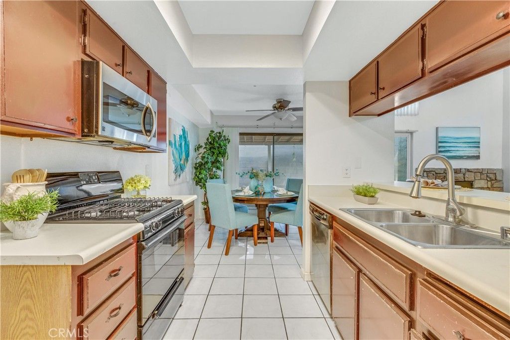 listing image 130726656443020656350
