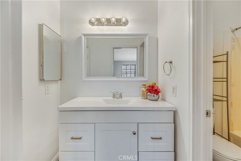 listing image 130726076069248498888