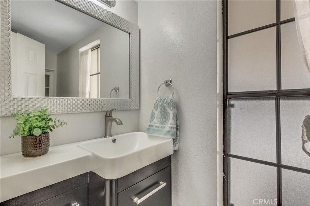 listing image 130729039126551192274