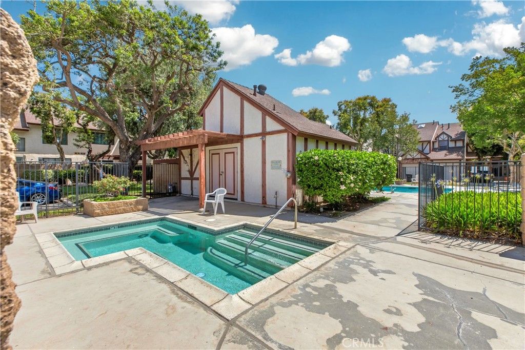 listing image 130722623672628244223