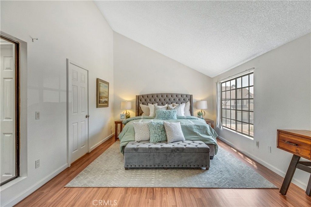 listing image 130729155875372083743