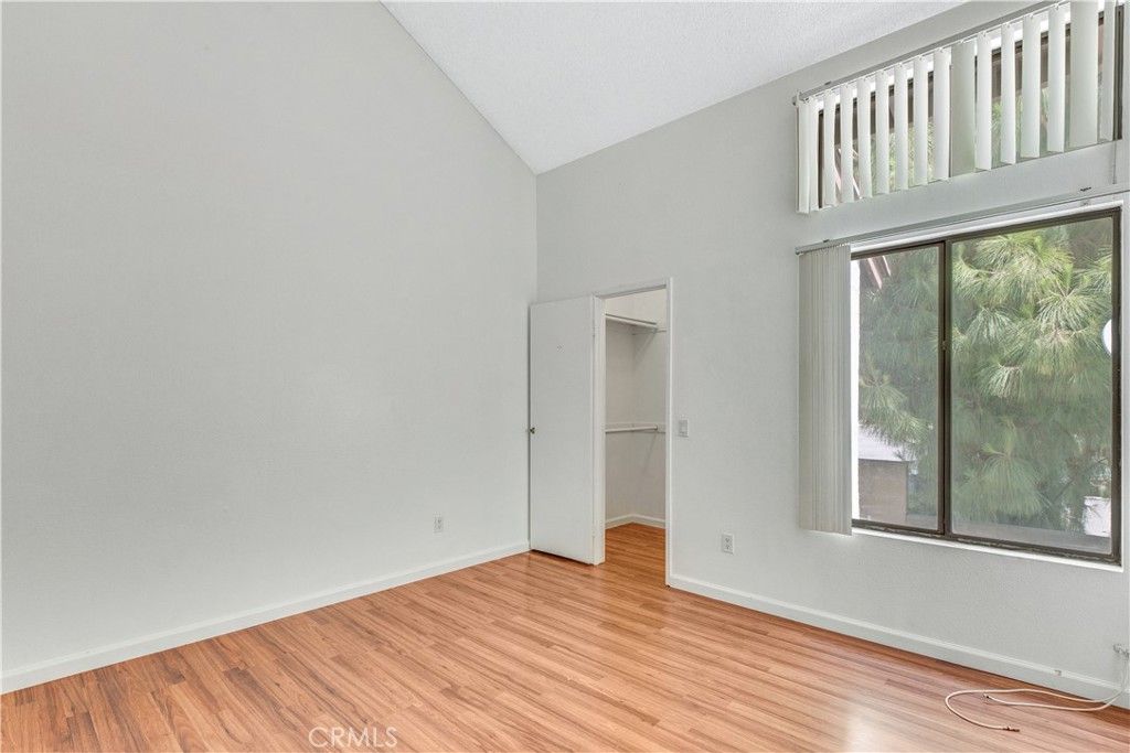 listing image 130727432817550398554