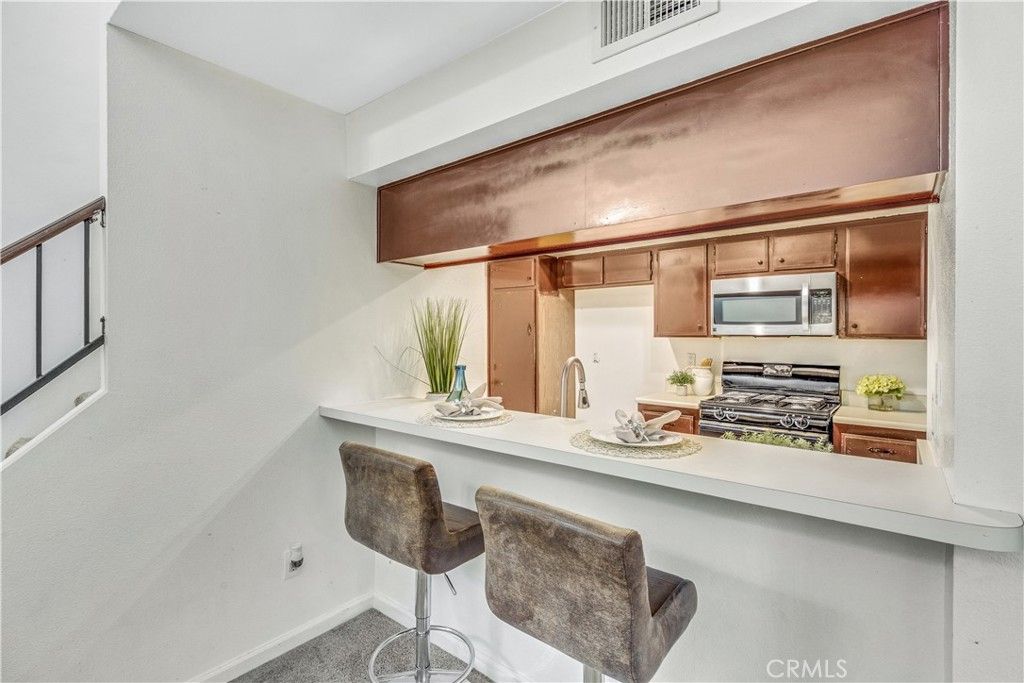 listing image 130728074059441404636