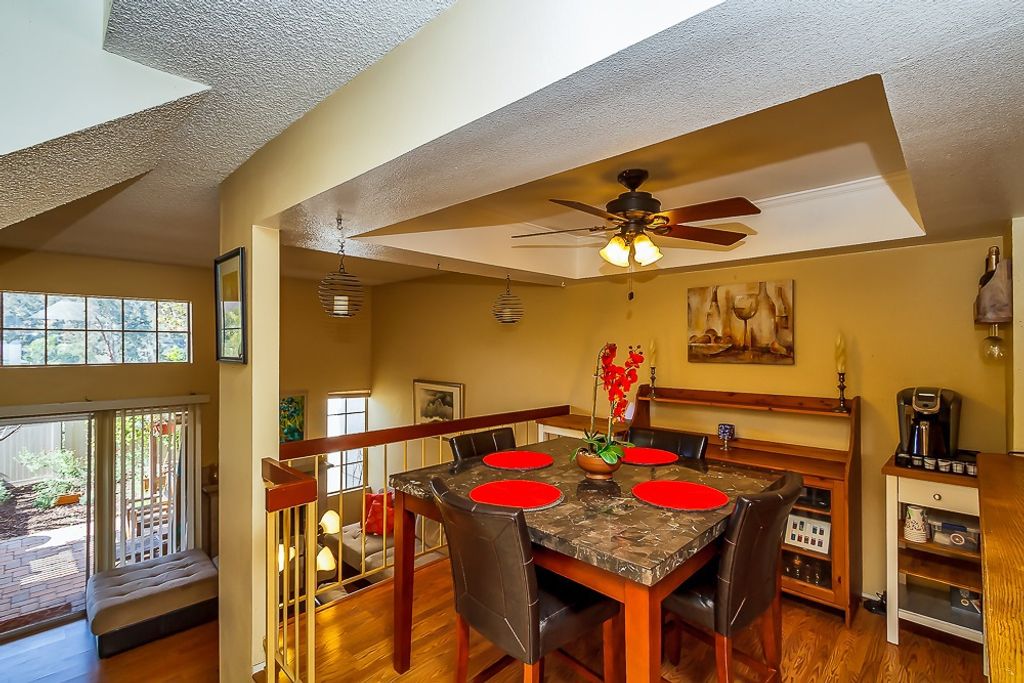 listing image 130728649532117949095