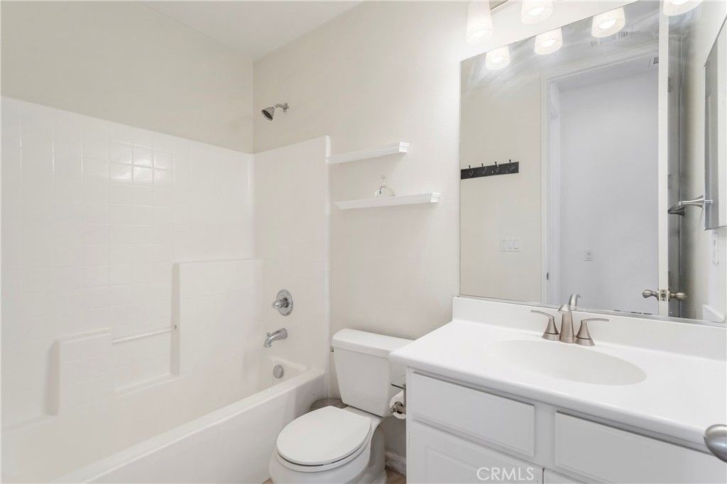 listing image 130723271063306403501