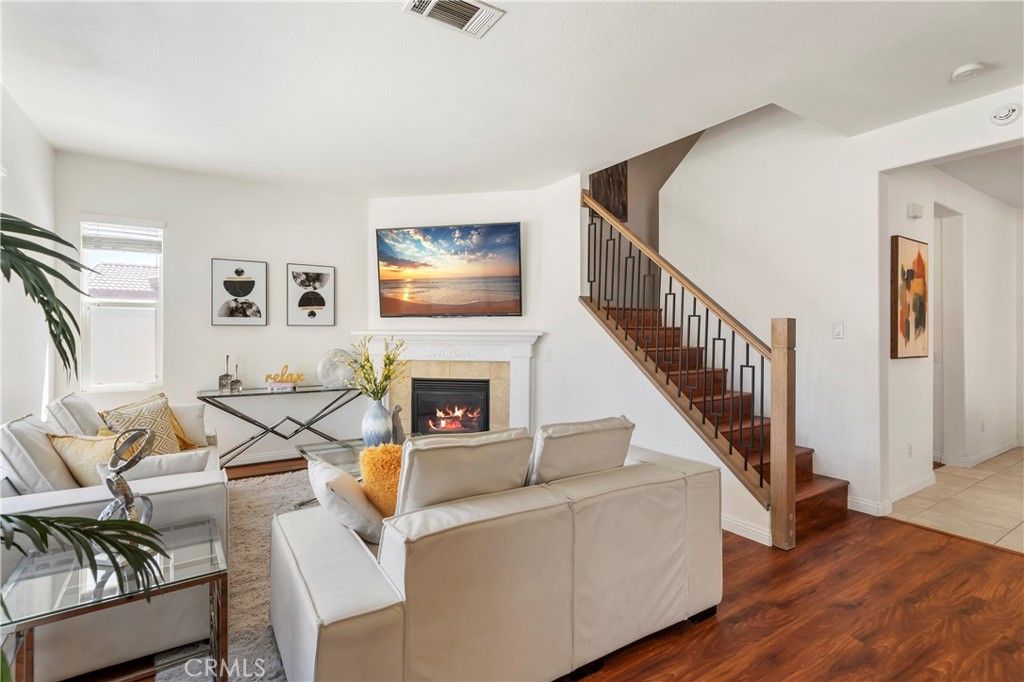 listing image 130723443359118610977