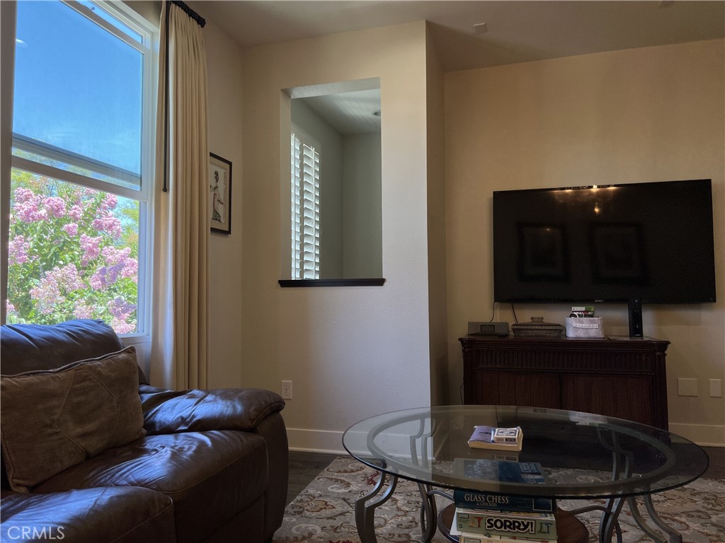 9 Compass Court