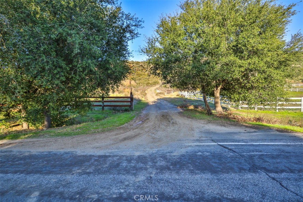 Amazing Homesite with Beautiful Panoramic Views Surrounded by Beautiful La Cresta Homes. Build Your Dream Home in Serene, Tranquil and Elevated Settings, Harmoniously Blending Picturesque Landscape with Modern Amenities. Adjacent Ten Acre Lot is Available for Sale as Well. Enjoy Equestrian Riding Trails Throughout La Cresta and Hiking Trails of Santa Rosa Plateau, Ecological Reserve and Seasonal Tenaja Falls. Peaceful and Uplifting Country Living with Easy Access to Excellent and Award Winning Schools, Shopping, Dinning, World Class Golf and Nearby Wineries of Temecula Wine Country, as well as Pechanga Resort and Historic Old Town Murrieta and Historic Old Town Temecula (EST. 1859). Located in the Heart of La Cresta and just about an hour from San Diego, Orange County, Palm Springs and Los Angeles. Welcome Home!