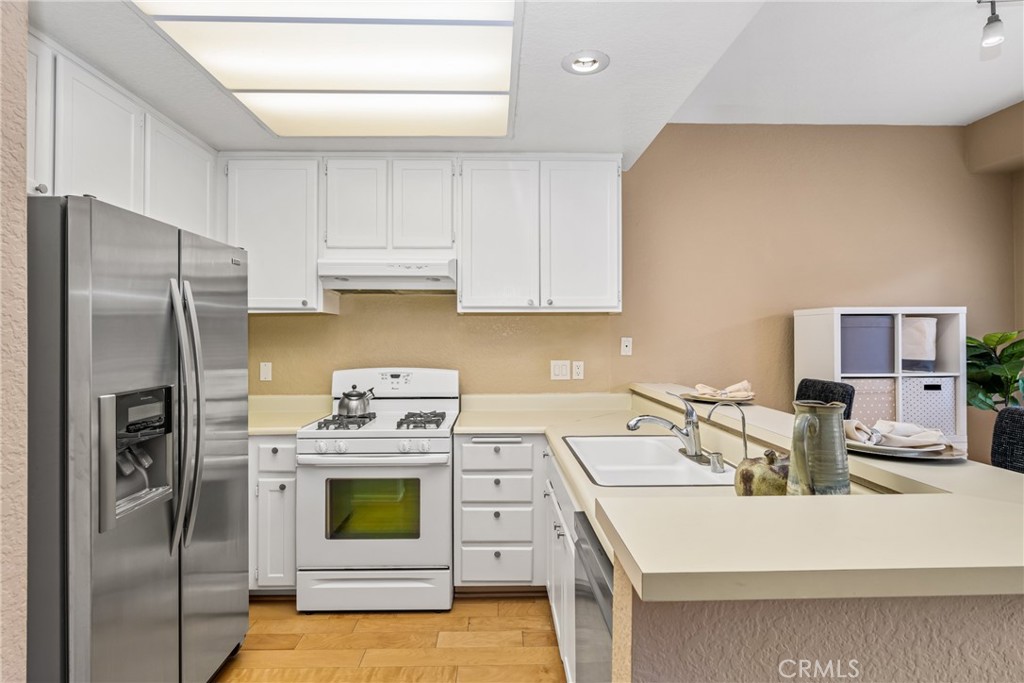Photo 4 of 51 of 206 Greenmoor 91 condo