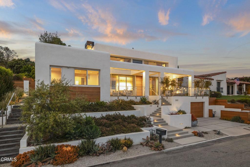 1843 Hillcrest Drive