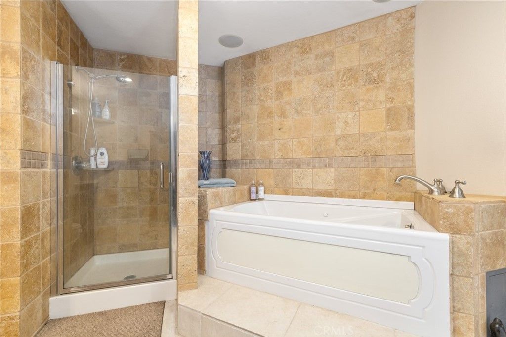 listing image 130726894088802080948