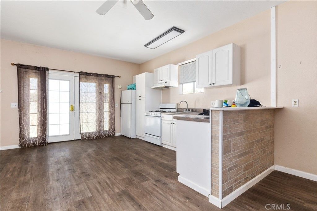 listing image 130722487026055608711
