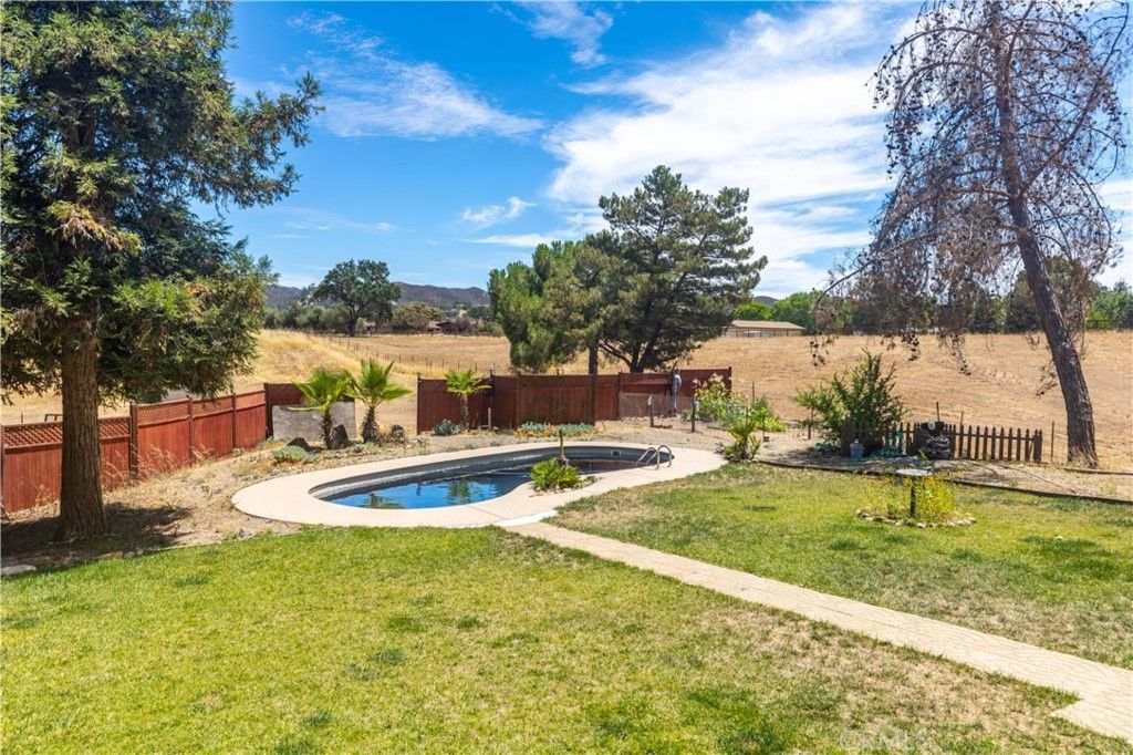 listing image 130726134945514137845