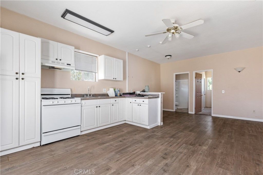 listing image 130725212097305793025