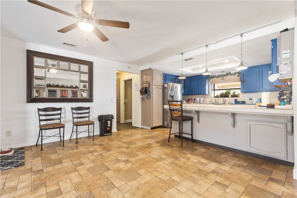 listing image 130728789769464832216