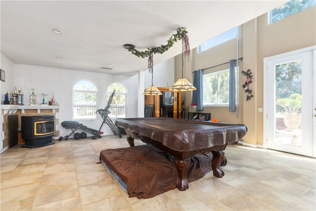 listing image 130722514619335732272