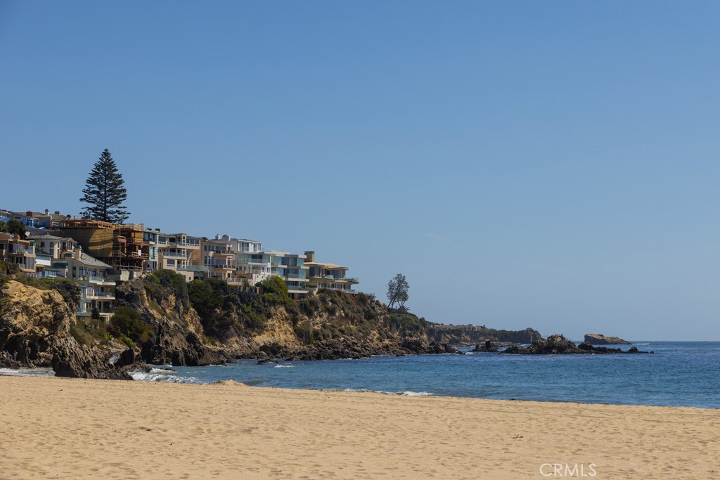 Corona del Mar South of PCH (CDMS) - Residential