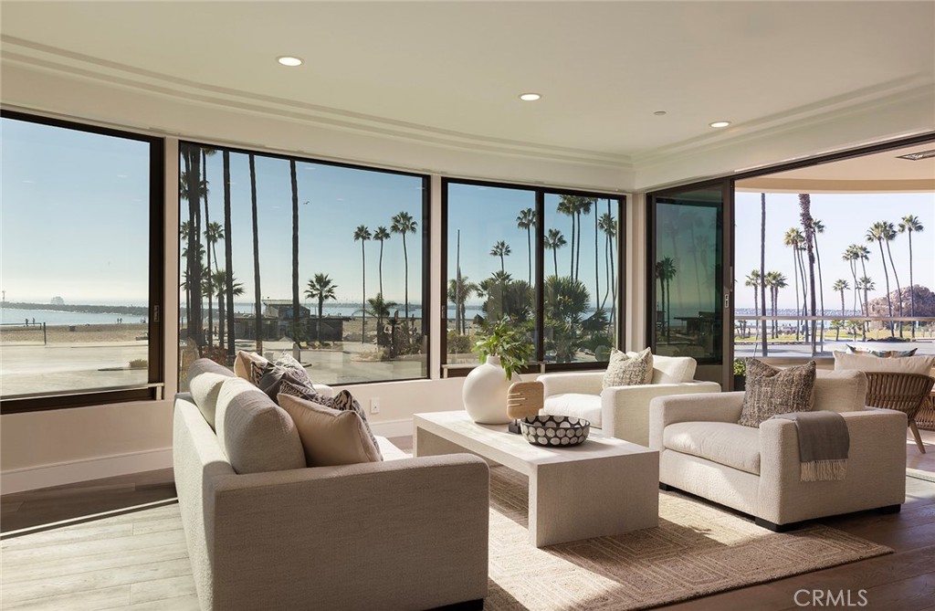 Corona del Mar South of PCH (CDMS) - Residential