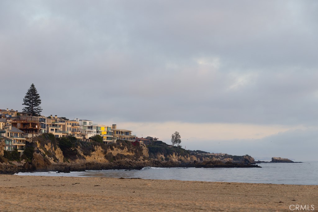 Corona del Mar South of PCH (CDMS) - Residential