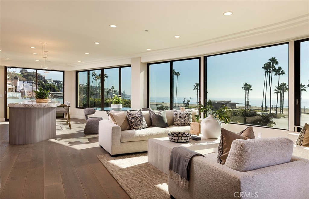Corona del Mar South of PCH (CDMS) - Residential