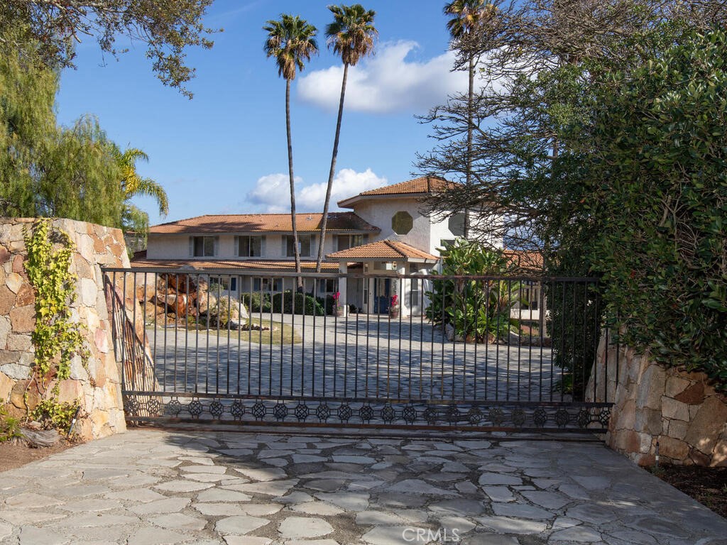 6455 Rainbow Heights Road