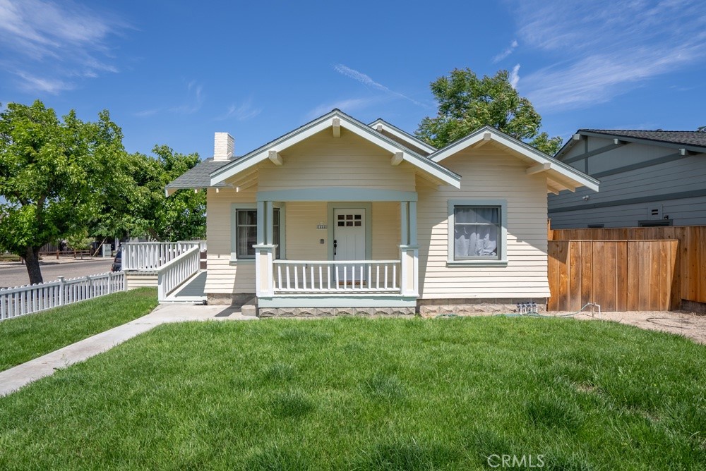 1444 Oak Street
