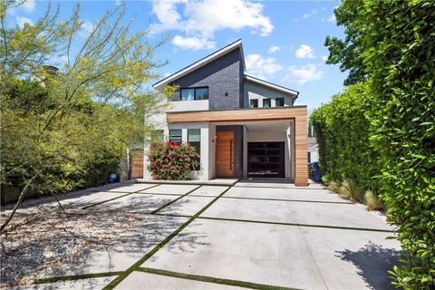 A home in Studio City