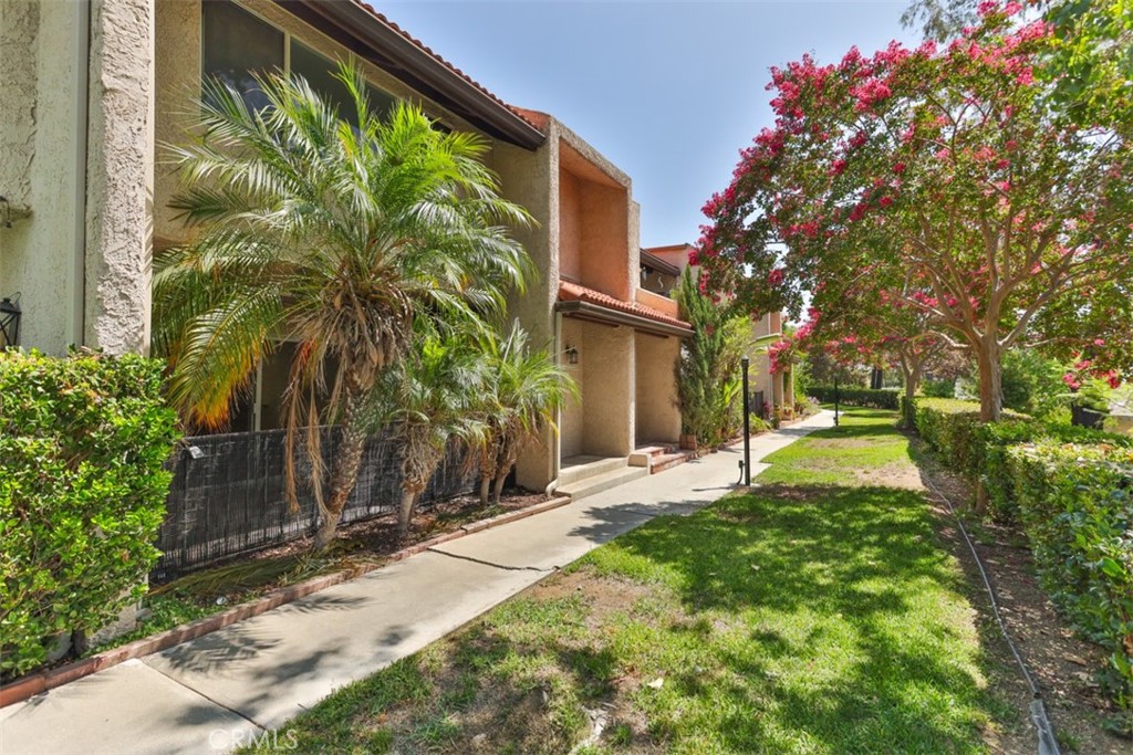 View Burbank, CA 91504 condo