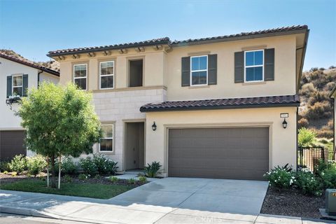Photo of 18814 Annmae Place, Saugus, CA 91350 (MLS # SR24156429)